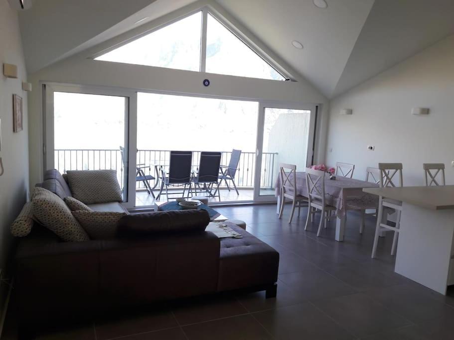 2Br Apartment With Pool 코토르 외부 사진