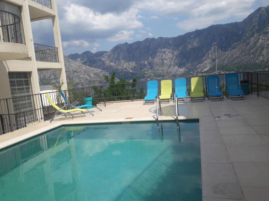 2Br Apartment With Pool 코토르 외부 사진