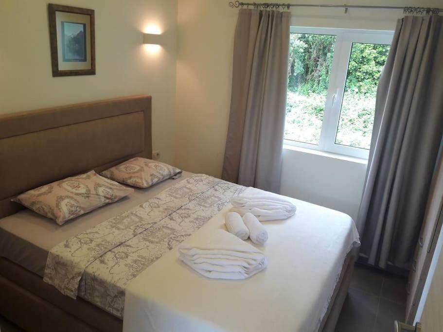 2Br Apartment With Pool 코토르 외부 사진