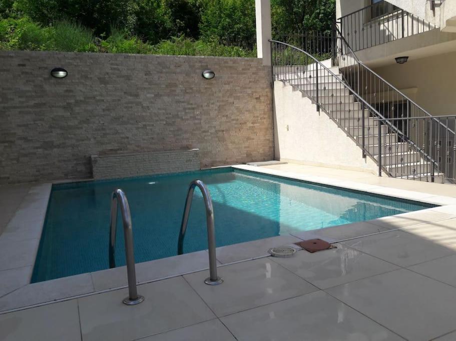 2Br Apartment With Pool 코토르 외부 사진