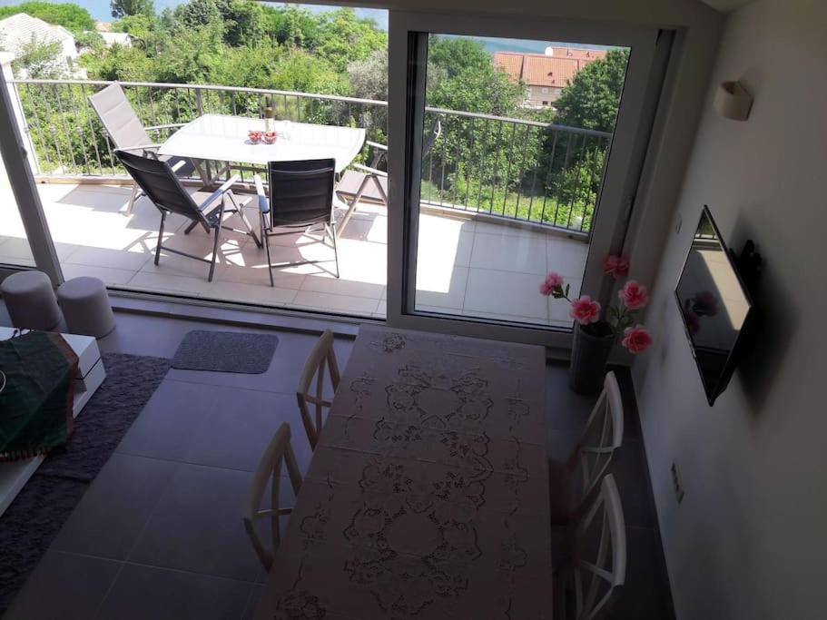 2Br Apartment With Pool 코토르 외부 사진