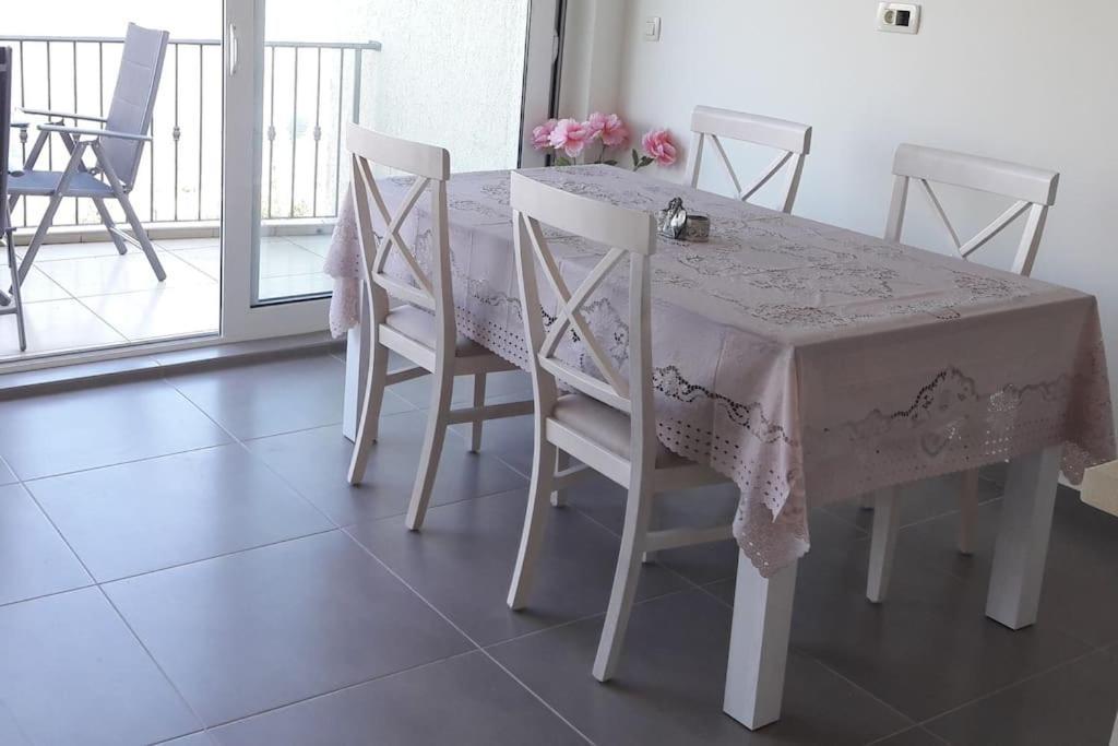 2Br Apartment With Pool 코토르 외부 사진
