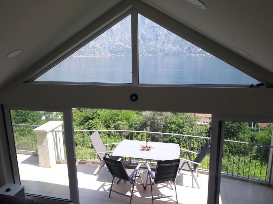 2Br Apartment With Pool 코토르 외부 사진