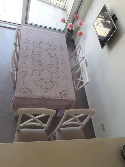 2Br Apartment With Pool 코토르 외부 사진